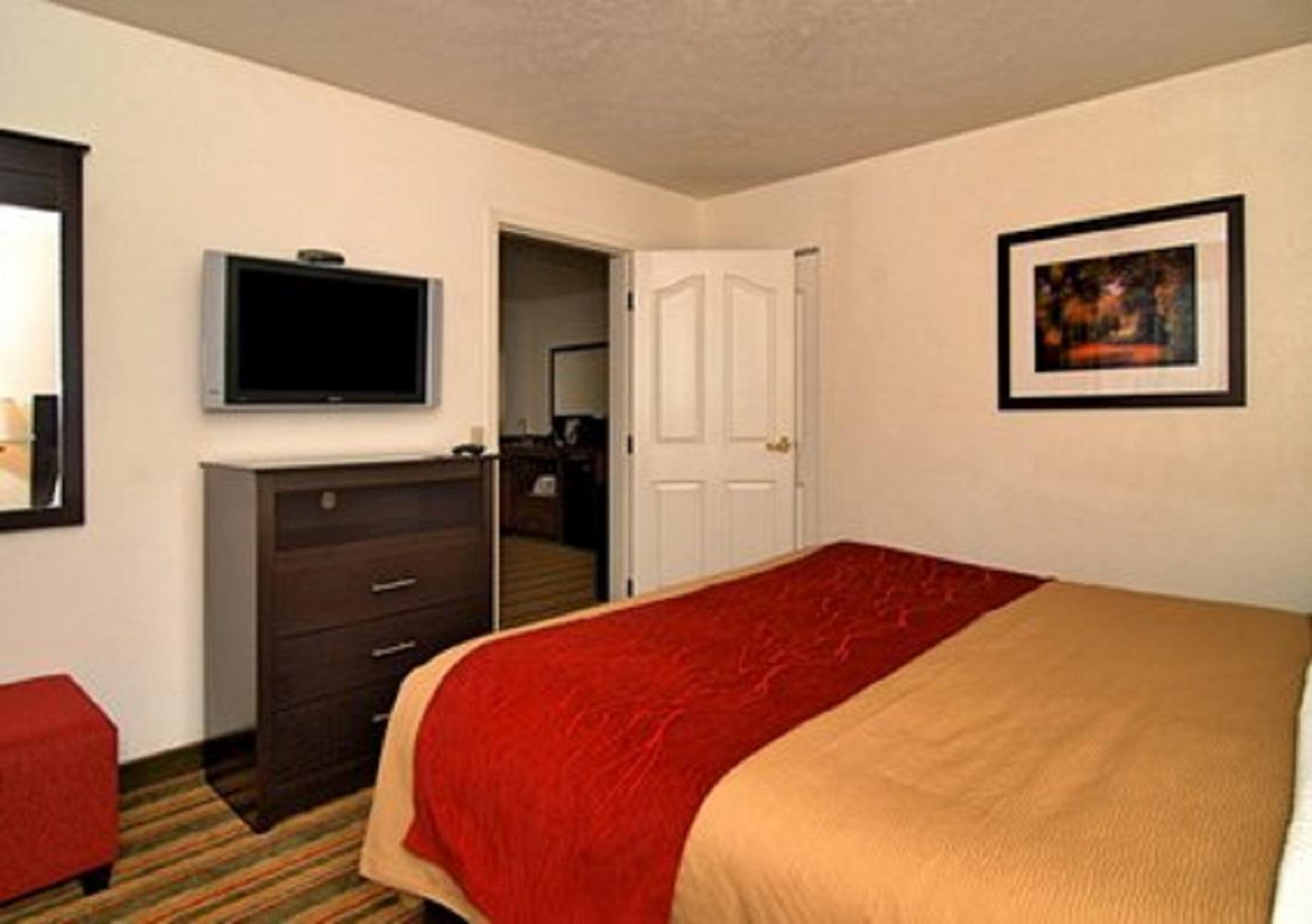 Best Western Visalia Hotel Exterior photo
