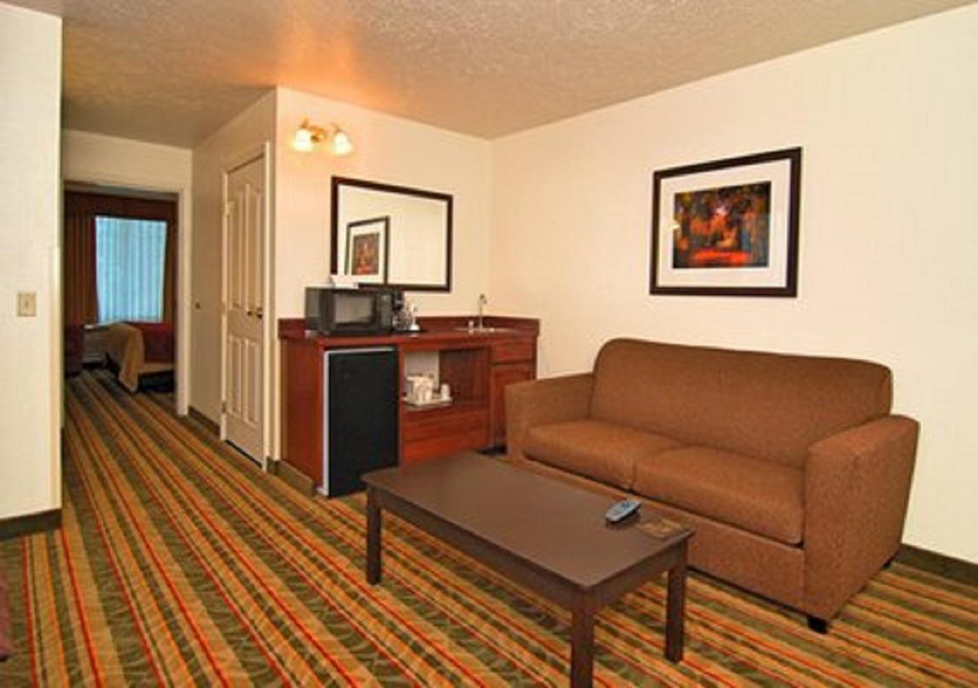Best Western Visalia Hotel Exterior photo