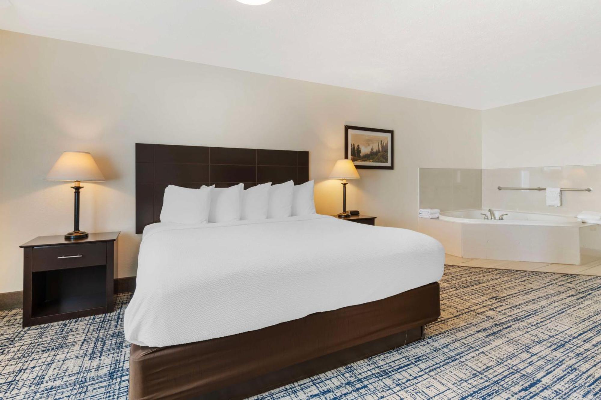 Best Western Visalia Hotel Exterior photo