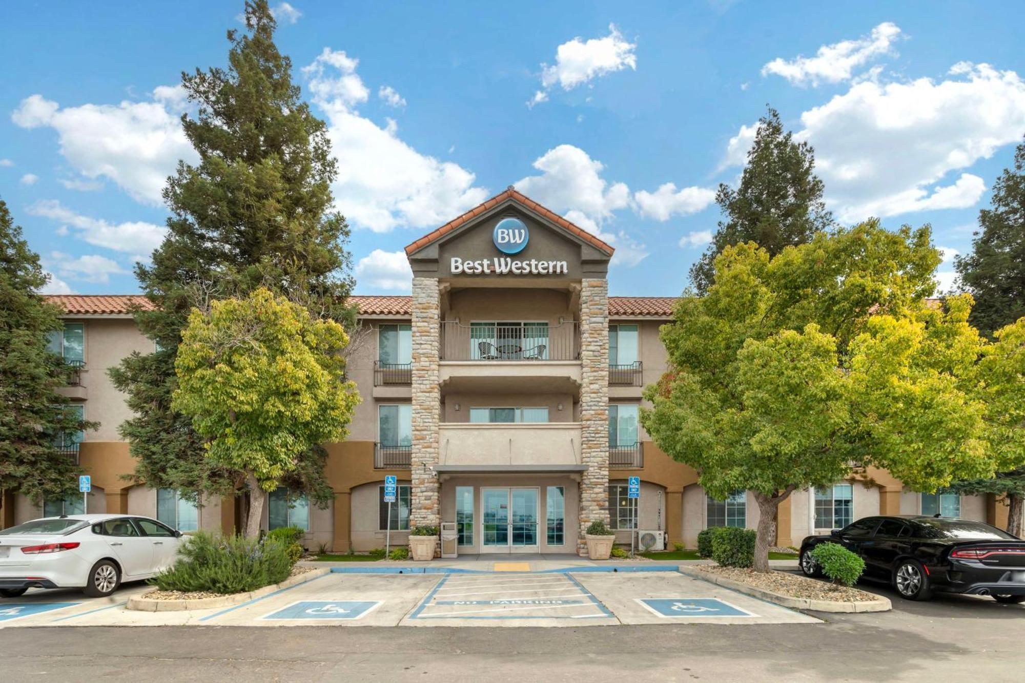 Best Western Visalia Hotel Exterior photo