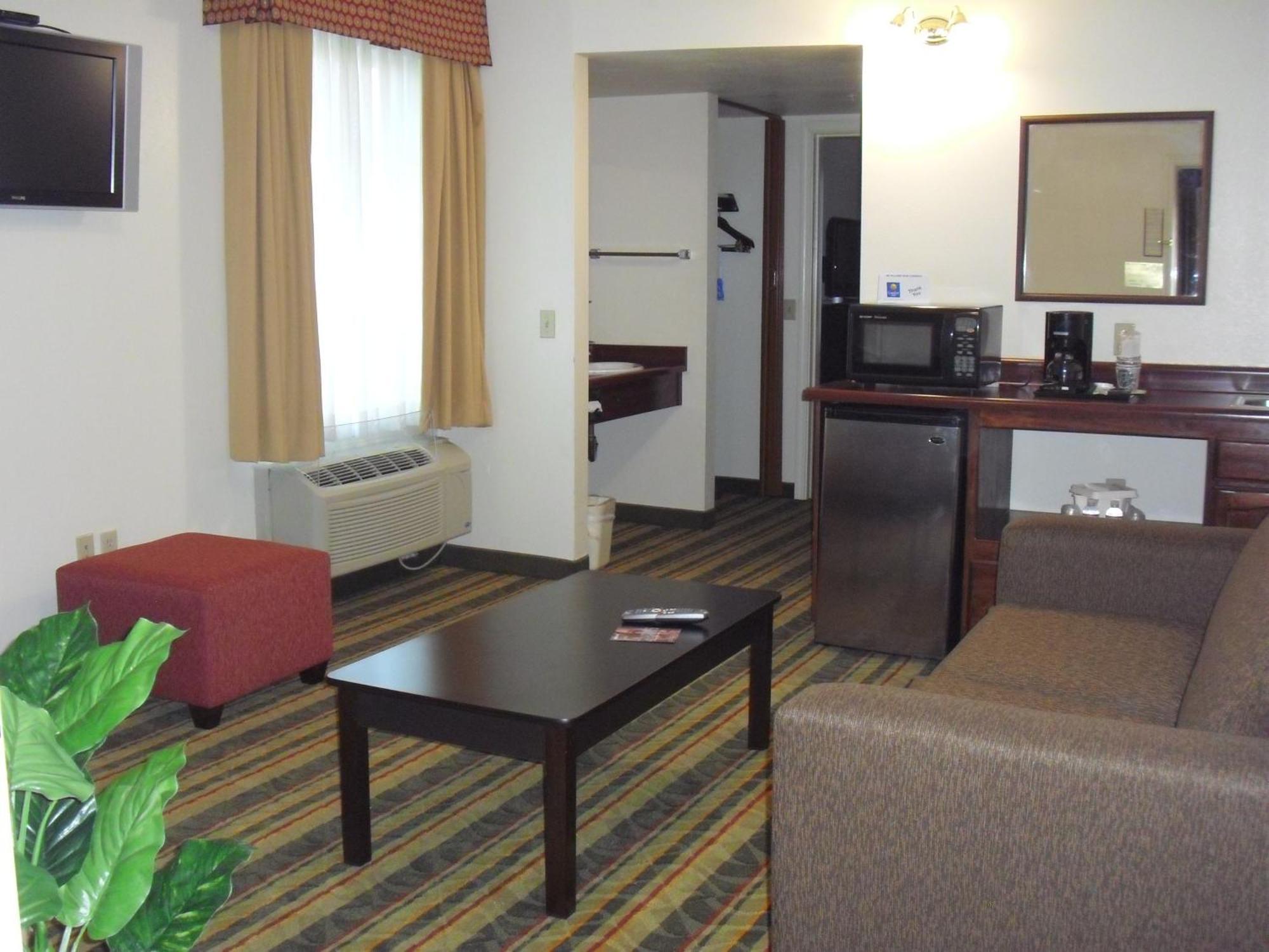 Best Western Visalia Hotel Exterior photo
