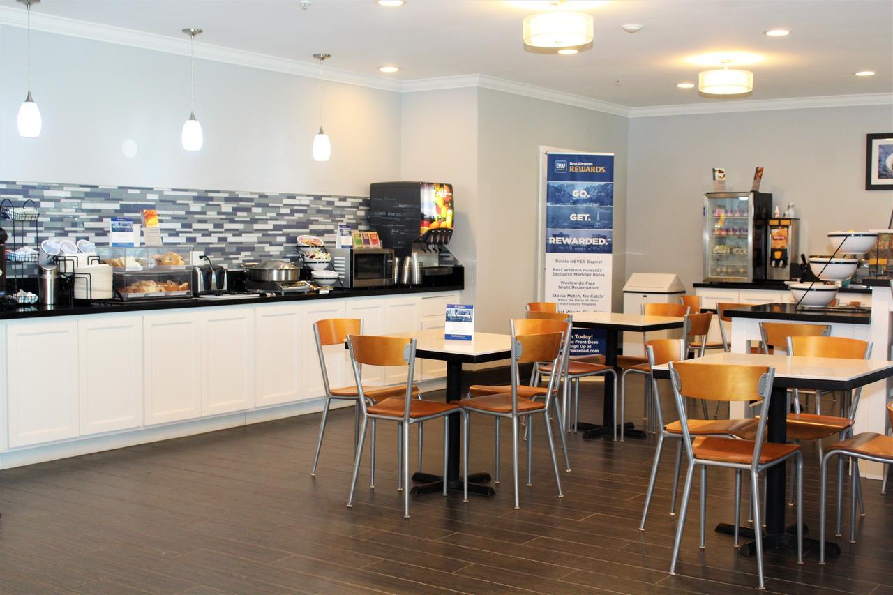 Best Western Visalia Hotel Exterior photo